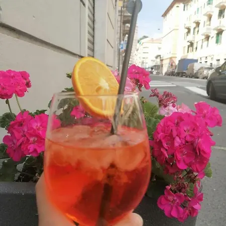 比利罗酒店 2*